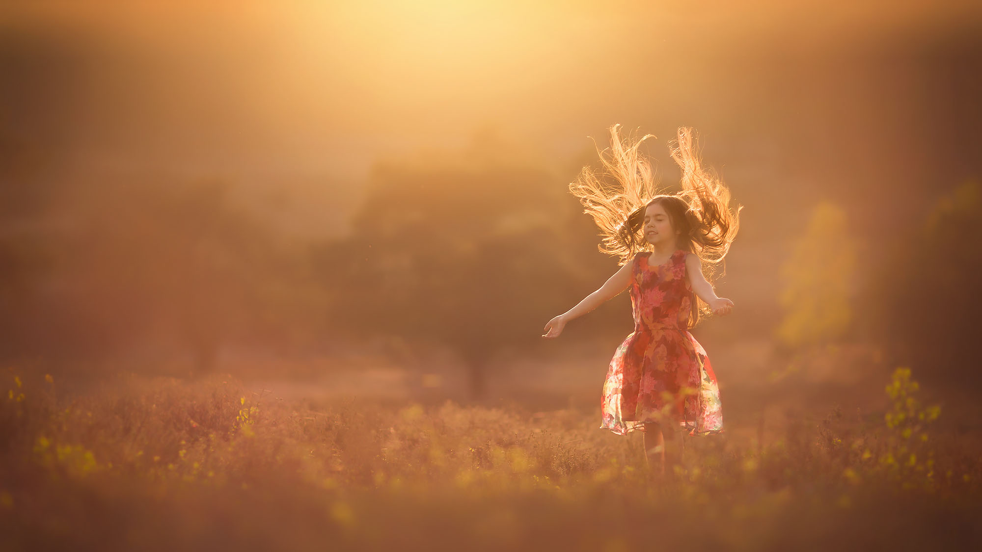 16-Canon-sunset-portrait-of-a-childhood-girl-sunbathing-in-the-open-field-with-a-pink-sky-by-Willie-Kers-copy