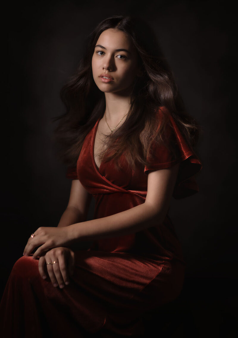 fine-art-portret-van-een-jonge-vrouw-in-Rembrandt-en-vermeerstijl-door-Willie-Kers